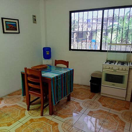 פוארטו בקריסו מורנו Teresita'S House Suites Con Cocina Privada מראה חיצוני תמונה